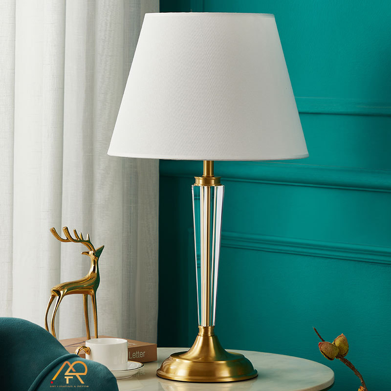 Đèn bàn thân đồng pha lê cao cấp ART2015