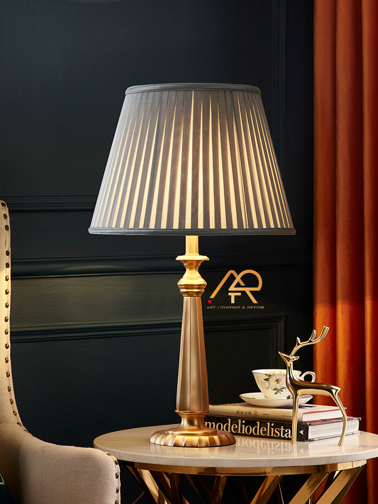 Đèn để bàn thân đồng cao cấp ART-2008