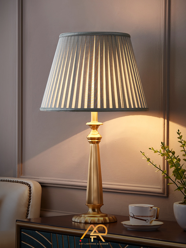 Đèn để bàn thân đồng cao cấp ART-2008